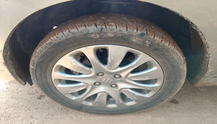 2016 Maruti Baleno ZETA PETROL 1.2, Petrol, Manual, 94,981 km, tyre