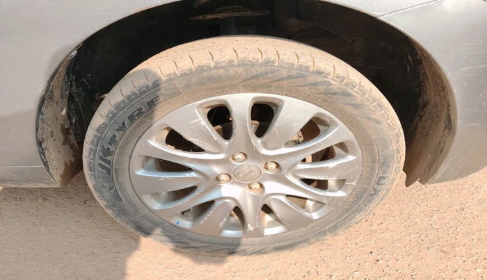 2016 Maruti Baleno ZETA PETROL 1.2, Petrol, Manual, 94,981 km, tyre