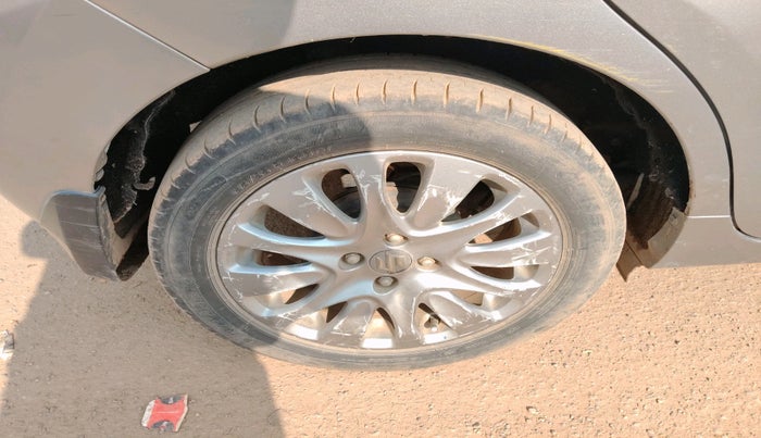 2016 Maruti Baleno ZETA PETROL 1.2, Petrol, Manual, 94,981 km, tyre