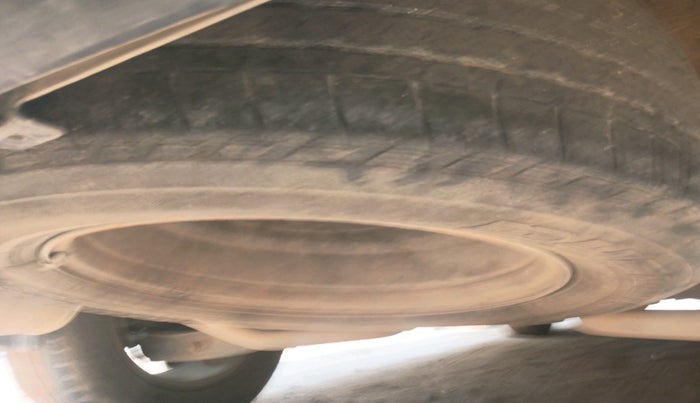 2015 Mahindra XUV500 W8, Diesel, Manual, 1,57,582 km, tyre