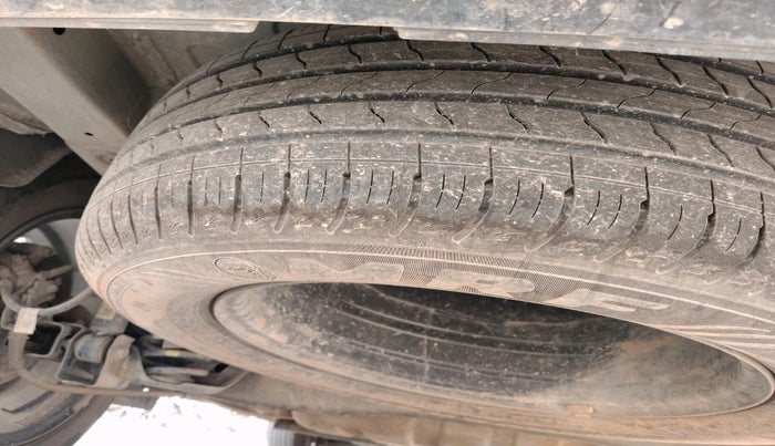 2022 KIA CARENS PRESTIGE 1.4 PETROL 7 STR, Petrol, Manual, 51,960 km, tyre