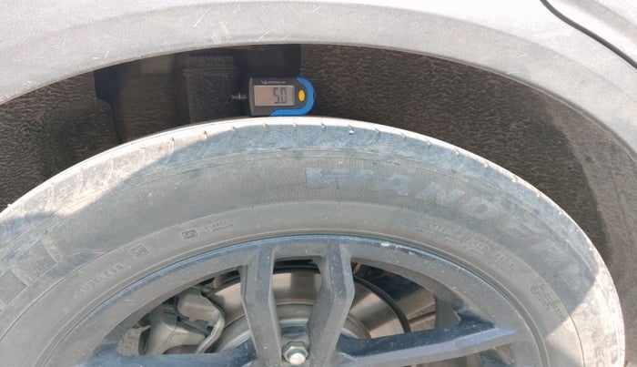 2022 KIA CARENS PRESTIGE 1.4 PETROL 7 STR, Petrol, Manual, 51,960 km, tyre