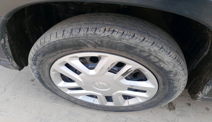 2022 Maruti Vitara Brezza VXI, Petrol, Manual, 17,616 km, tyre