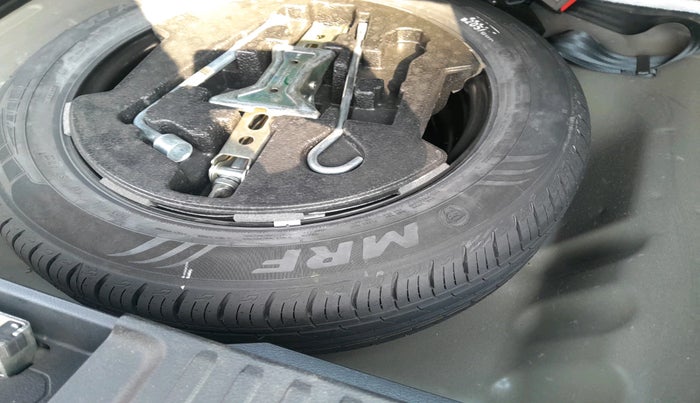 2022 Maruti Vitara Brezza VXI, Petrol, Manual, 17,616 km, tyre