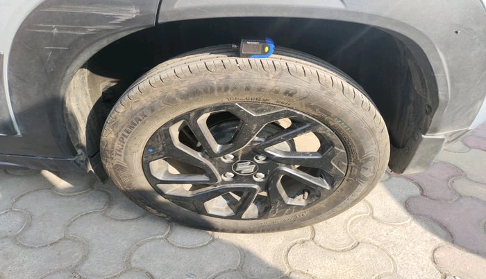 2025 Maruti FRONX DELTA PLUS 1.2MT, Petrol, Manual, 4,557 km, tyre