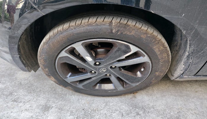 2021 Tata ALTROZ XZ PLUS PETROL DARK EDITION, Petrol, Manual, 44,601 km, tyre