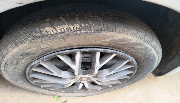 2011 Skoda Fabia AMBITION 1.2 TDI, Diesel, Manual, 1,00,000 km, tyre