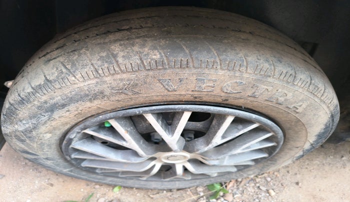 2011 Skoda Fabia AMBITION 1.2 TDI, Diesel, Manual, 1,00,000 km, tyre