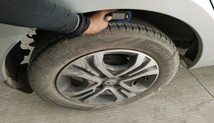 2020 Tata Tiago XZA PETROL, Petrol, Automatic, 16,961 km, tyre