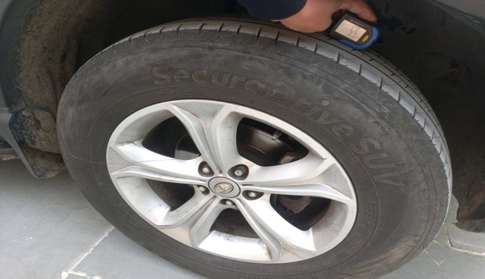 2022 Tata Harrier XTA 2.0L KRYOTEC PLUS, Diesel, Automatic, 82,195 km, tyre