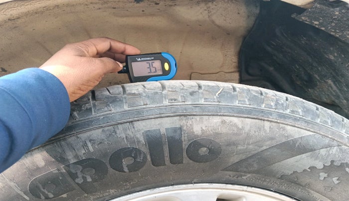 2013 Toyota Fortuner 3.0 4X2 MT, Diesel, Manual, 2,05,058 km, tyre