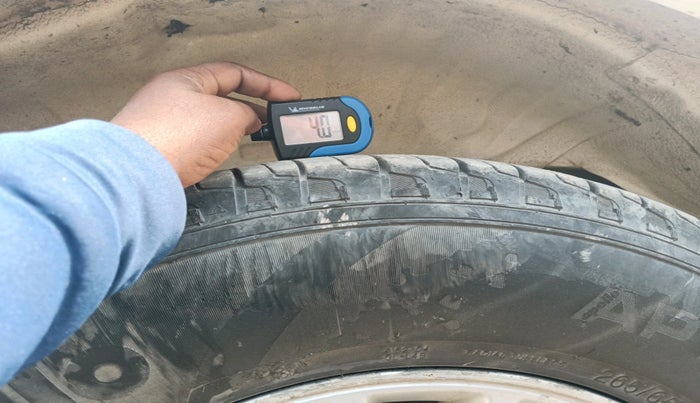 2013 Toyota Fortuner 3.0 4X2 MT, Diesel, Manual, 2,05,058 km, tyre