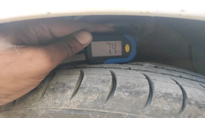 2016 Hyundai Xcent S 1.2, Petrol, Manual, 1,17,988 km, tyre