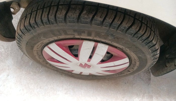 2015 Maruti Alto 800 LXI, Petrol, Manual, 12,200 km, tyre