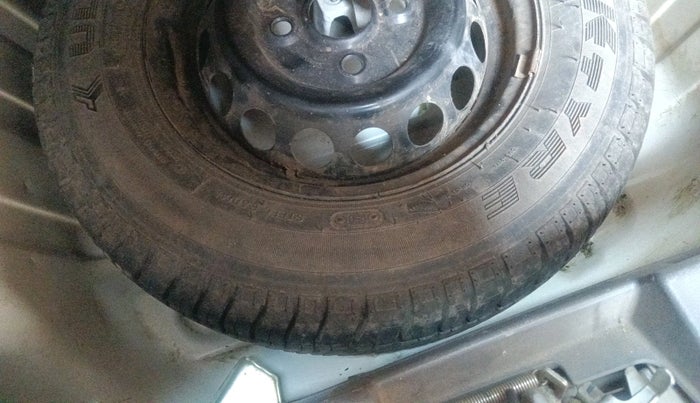 2015 Maruti Alto 800 LXI, Petrol, Manual, 12,200 km, tyre