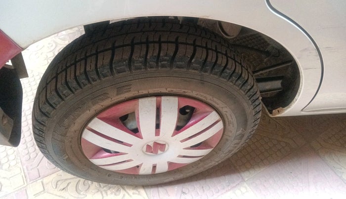 2015 Maruti Alto 800 LXI, Petrol, Manual, 12,200 km, tyre