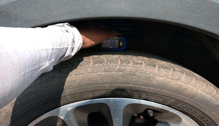 2014 Fiat Avventura EMOTION MULTIJET 1.3, Diesel, Manual, 21,220 km, tyre