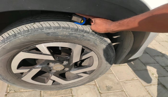 2021 Nissan MAGNITE XV TURBO, Petrol, Manual, 53,440 km, tyre