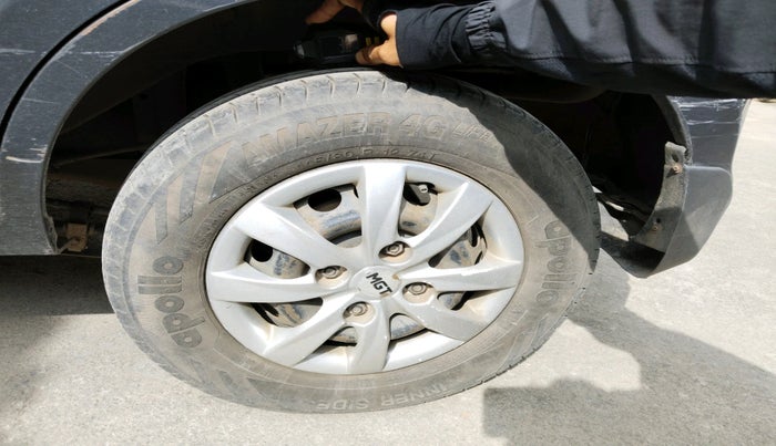 2015 Maruti Alto 800 LXI, Petrol, Manual, 68,985 km, tyre