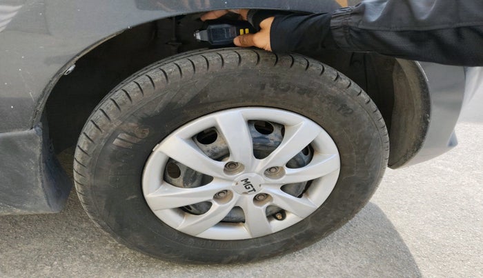 2015 Maruti Alto 800 LXI, Petrol, Manual, 68,985 km, tyre