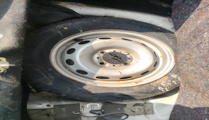 2015 Tata Indigo ECS LX TDI, Diesel, Manual, 99,416 km, tyre