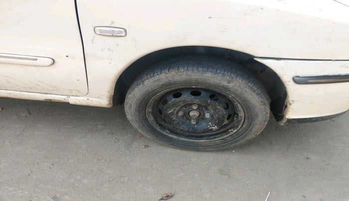 2015 Tata Indigo ECS LX TDI, Diesel, Manual, 99,416 km, tyre