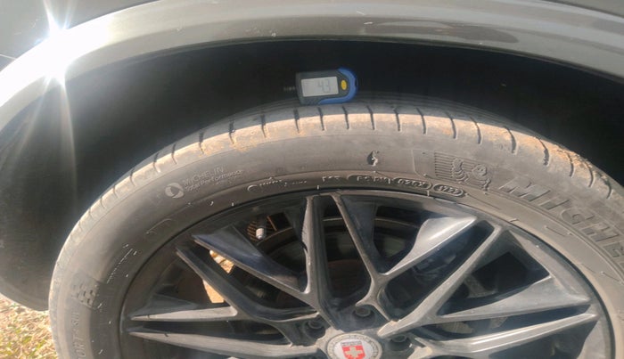 2019 Volvo XC 90 D5 Inscription, Diesel, Automatic, 1,32,324 km, tyre