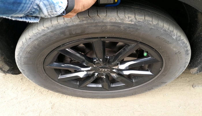 2012 Audi Q3 2.0 QUATTRO TDI AT, Diesel, Automatic, 1,05,525 km, tyre