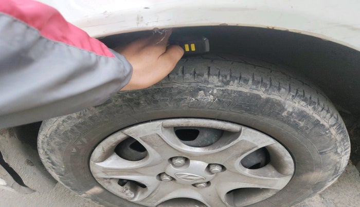 2010 Hyundai Accent EXECUTIVE, Petrol, Manual, 49,700 km, tyre