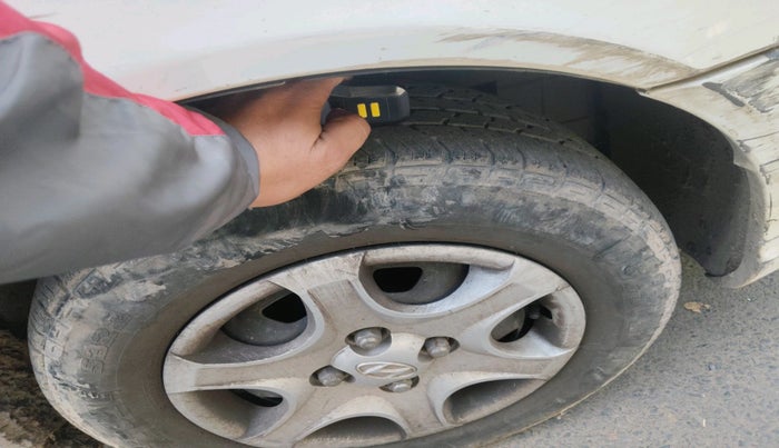 2010 Hyundai Accent EXECUTIVE, Petrol, Manual, 49,700 km, tyre