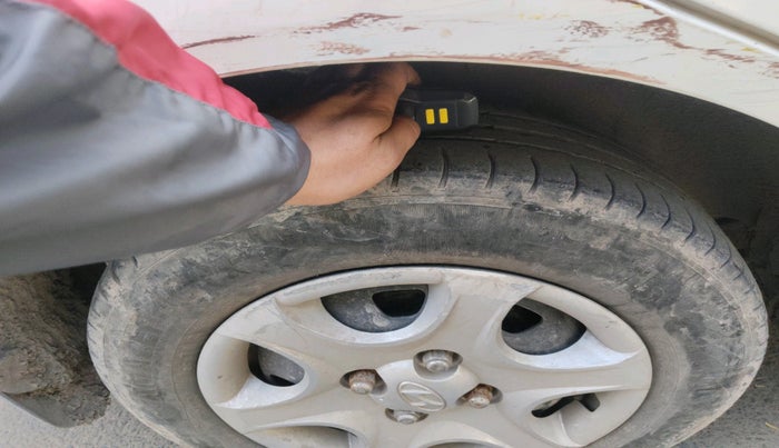 2010 Hyundai Accent EXECUTIVE, Petrol, Manual, 49,700 km, tyre