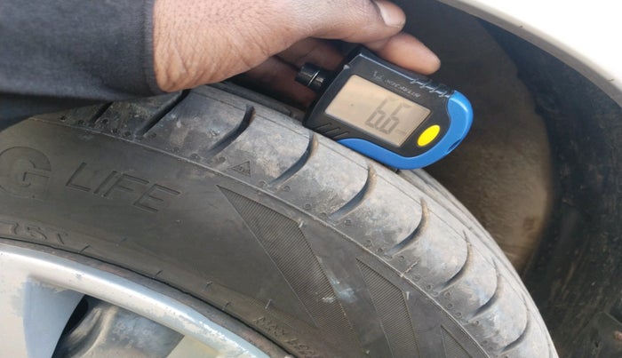 2011 Maruti Alto K10 VXI, Petrol, Manual, 1,06,061 km, tyre