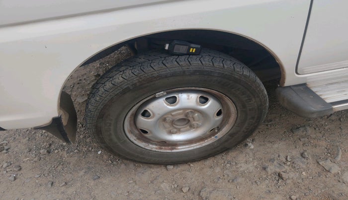 2014 Maruti Eeco 5 STR WITH A/C+HTR, Petrol, Manual, 1,22,195 km, tyre