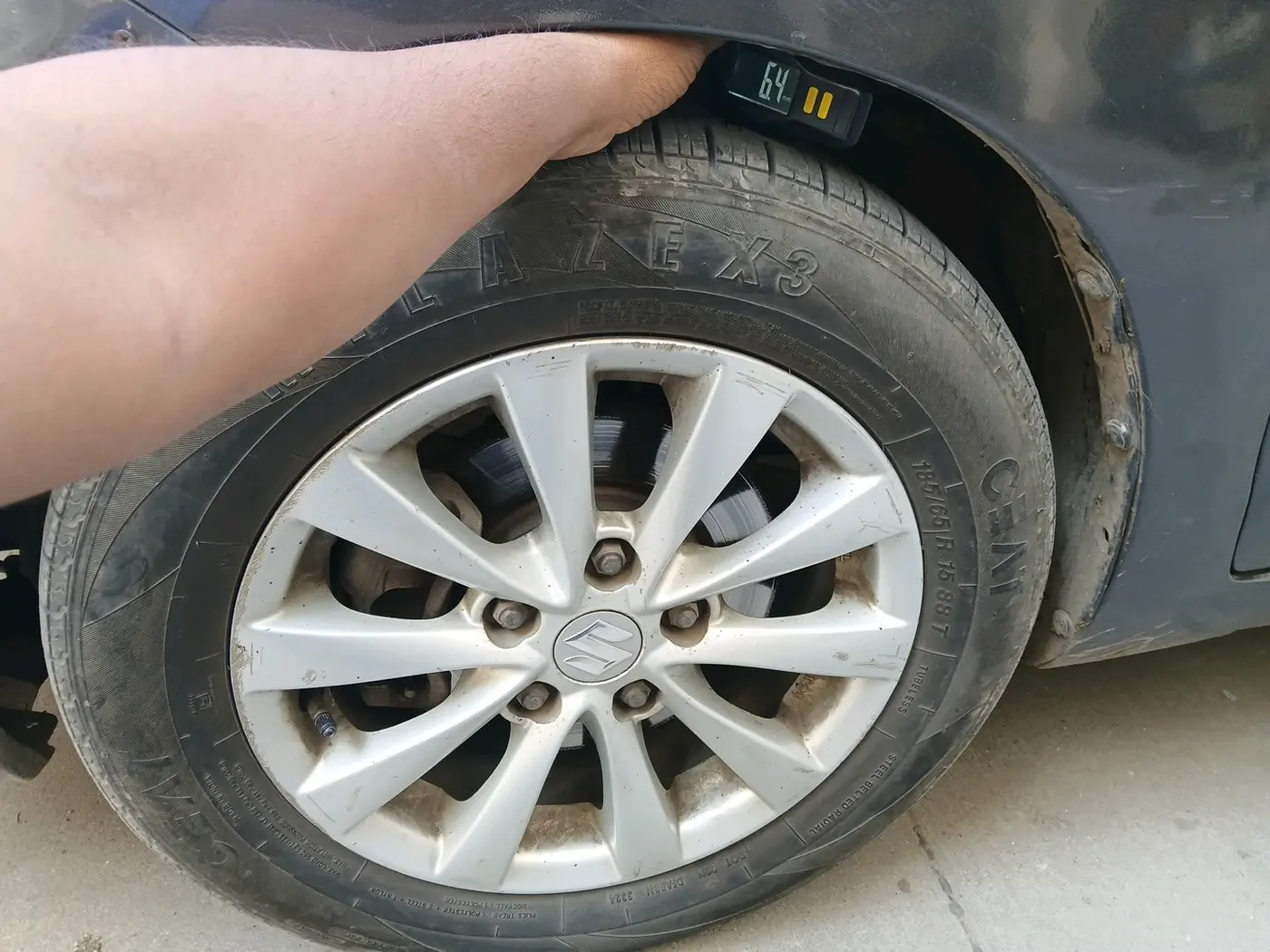 2013 Maruti Ertiga ZDI, Diesel, Manual, 1,86,848 km, tyre