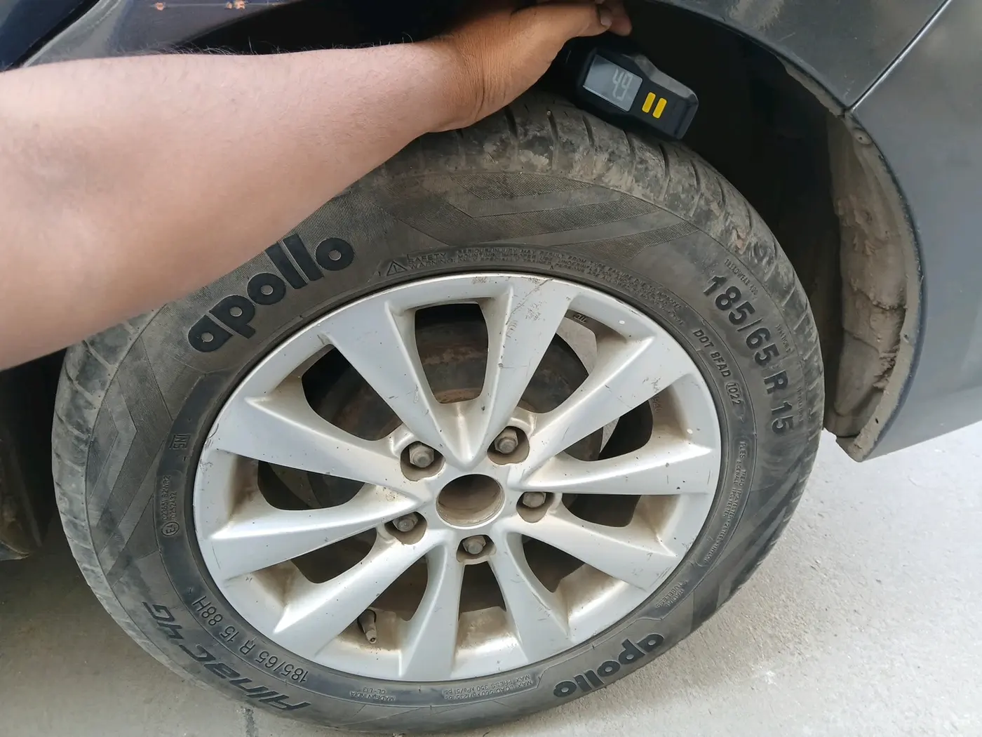 2013 Maruti Ertiga ZDI, Diesel, Manual, 1,86,848 km, tyre