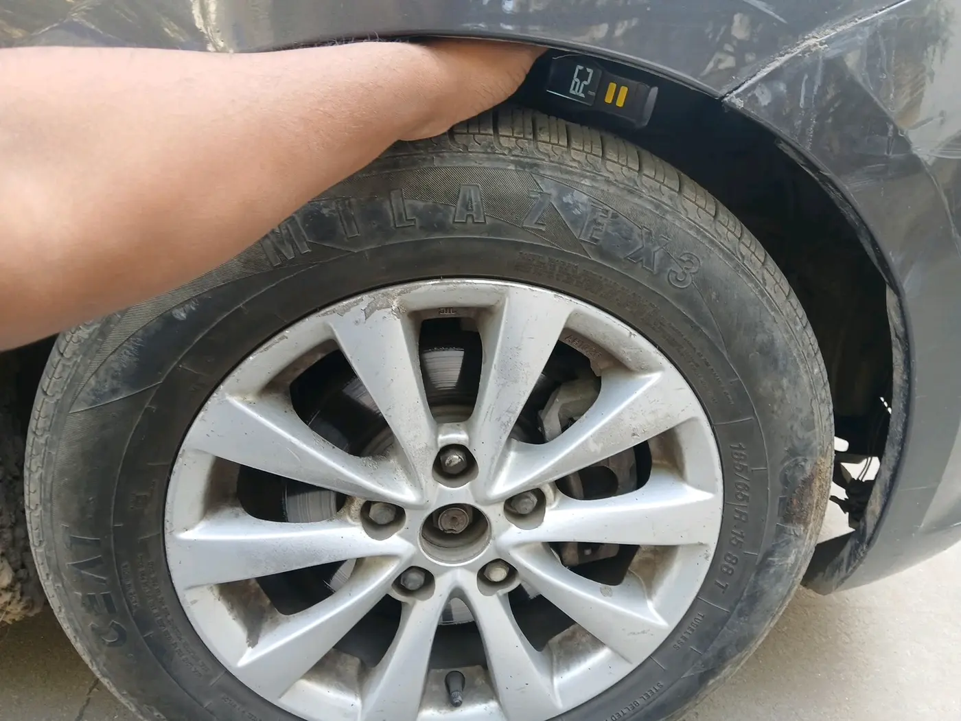2013 Maruti Ertiga ZDI, Diesel, Manual, 1,86,848 km, tyre