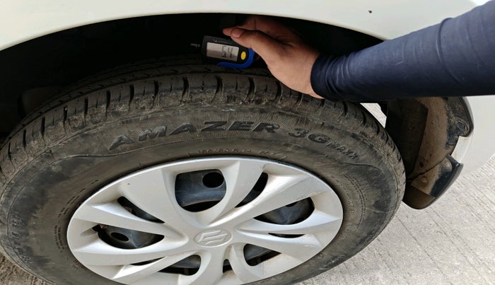 2024 Maruti Swift VXI CNG, Petrol, Manual, 16,236 km, tyre