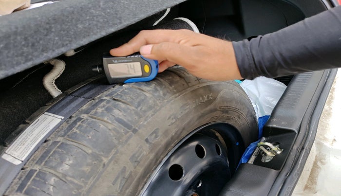 2024 Maruti Swift VXI CNG, Petrol, Manual, 16,236 km, tyre