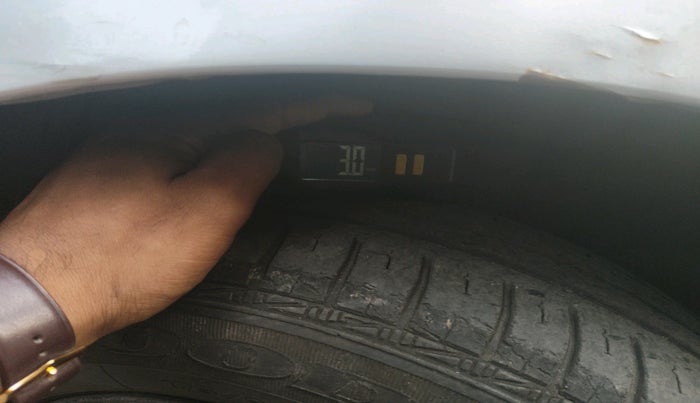 2011 Toyota Etios G, Petrol, Manual, 59,053 km, tyre