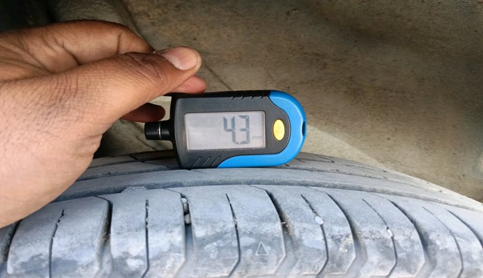 2020 Hyundai VENUE S 1.2, Petrol, Manual, 1,30,251 km, tyre