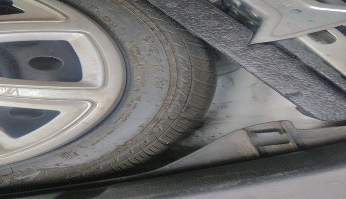 2017 Maruti Wagon R 1.0 VXI AMT, Petrol, Automatic, 1,44,434 km, tyre