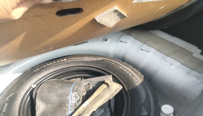 2019 Hyundai Elite i20 MAGNA PLUS 1.2, Petrol, Manual, 54,913 km, tyre