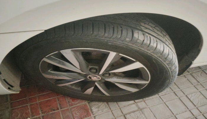 2023 Skoda SLAVIA AMBITION 1.0L TSI AT, Petrol, Automatic, 26,480 km, tyre