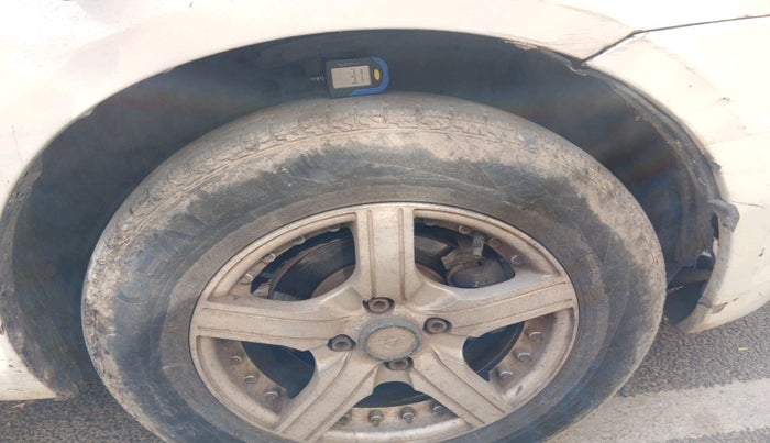 2012 Maruti Swift VXI, Petrol, Manual, 82,000 km, tyre