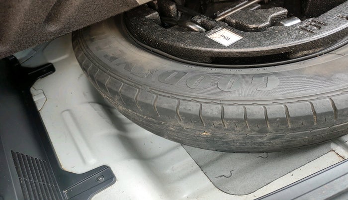 2017 Hyundai Creta E PLUS 1.6 PETROL, Petrol, Manual, 61,137 km, tyre