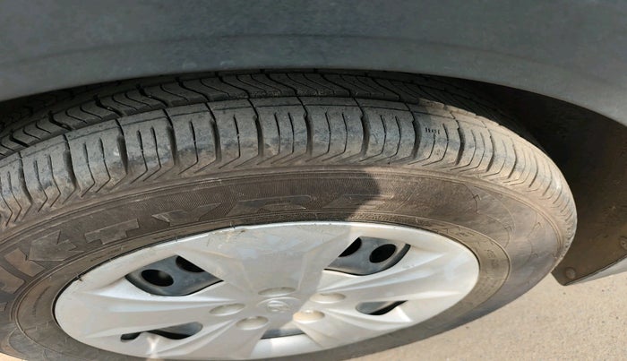 2017 Hyundai Creta E PLUS 1.6 PETROL, Petrol, Manual, 61,137 km, tyre