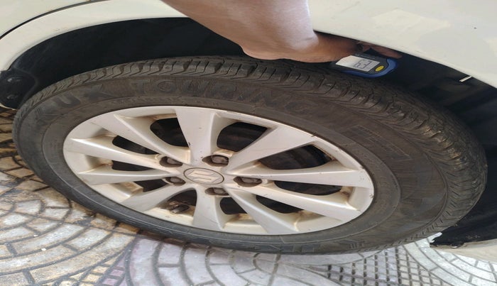 2013 Maruti Ertiga ZXI, Petrol, Manual, 79,809 km, tyre