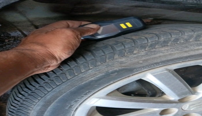 2010 Maruti SX4 ZXI, Petrol, Manual, 62,142 km, tyre