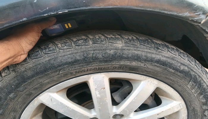 2010 Maruti SX4 ZXI, Petrol, Manual, 62,142 km, tyre