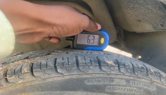 2010 Maruti Wagon R 1.0 LXI, Petrol, Manual, 2 km, tyre